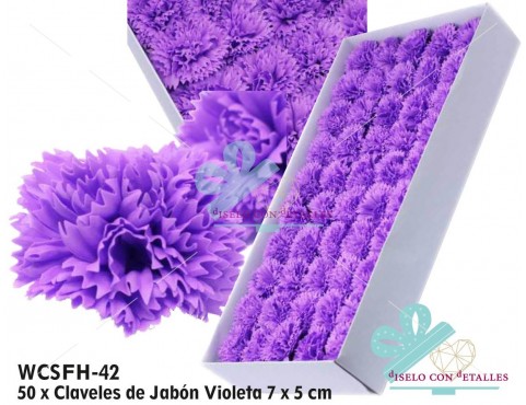 Claveles  realizados con pétalos de jabón en color violeta
