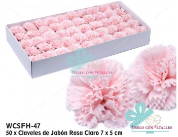 Claveles realizados con pétalos de jabón en color rosa claro